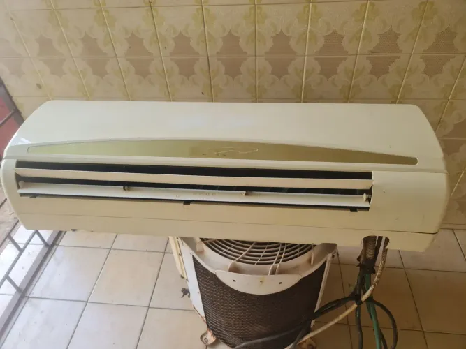 Ar-condicionado Sprite 18 mil btus com controle 