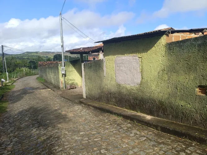 Vende-se uma chácara com 1 tarefa de terra preço a combinar