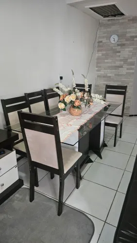 Mesa de 6 cadeiras