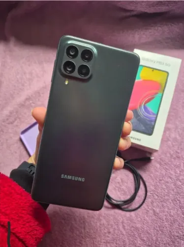 Celular m53 128 gb de ram 8gb de armazenamento com conexão 5g ( troco em iphone 11 ou 12