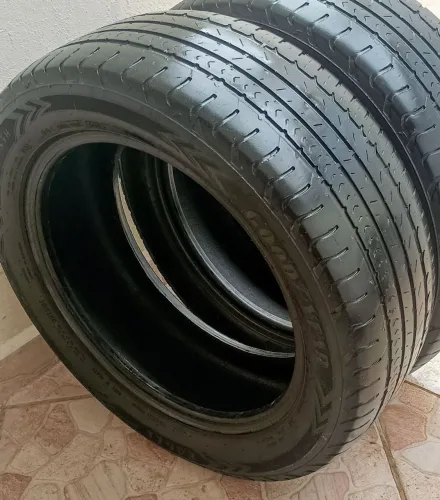 VENDO 2 PNEUS GOODYEAR EAGLE 195 55 15 EM BOM ESTADO