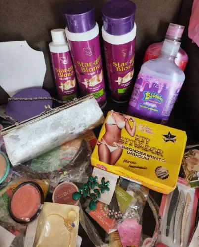 Combo de maquiagens e acessórios