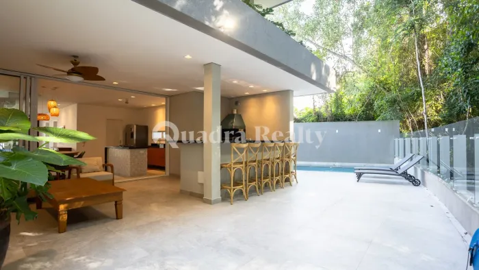 Casa em condomínio fechado com rooftop na Riviera de São Lourenço
