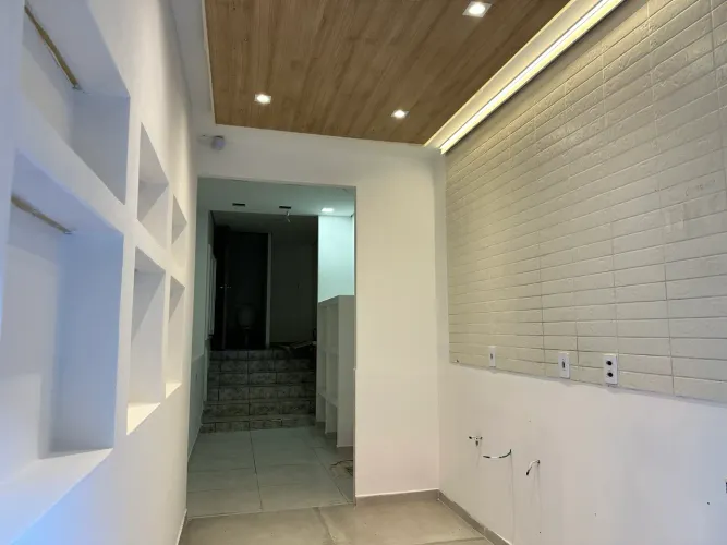 Aluga-se Sala Comercial no Centro