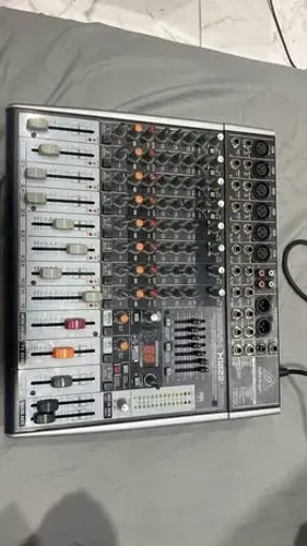 Mesa de som