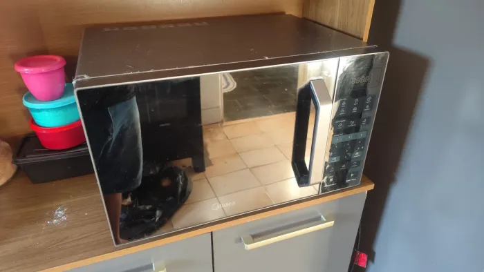 microondas funcionando perfeitamente 1 ano de uso