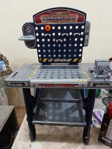 Brinquedo bancada de ferramentas