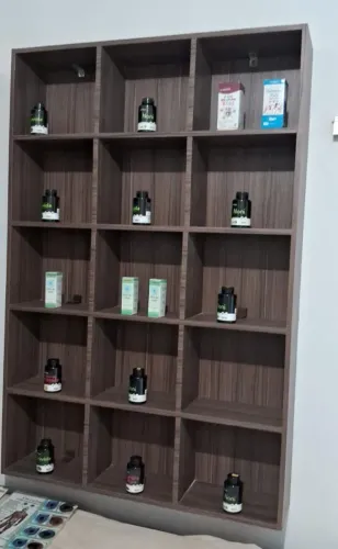 Prateleiras para salão de beleza, barbearia, esmalterias ou loja de produtos naturais!