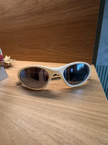 Lupa Oakley