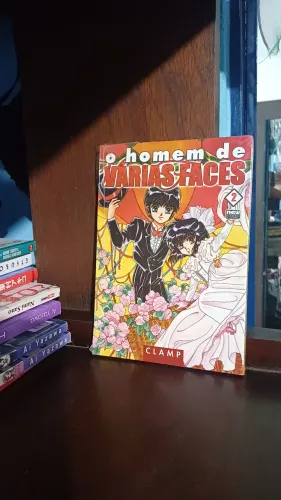 mangá clamp o homem de várias faces