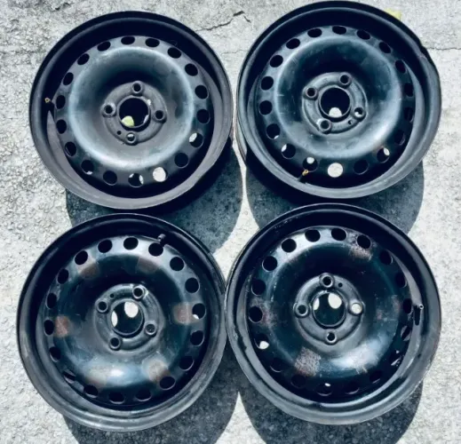 Jogo Rodas Volkswagem Aro 14 Furação 4x100mm c/ bicos + calotas - UP, Gol, Voyage