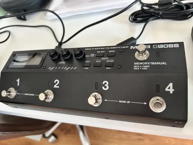 BOSS MS-3 Multi Effect Switcher | Controlador e Multiefeitos