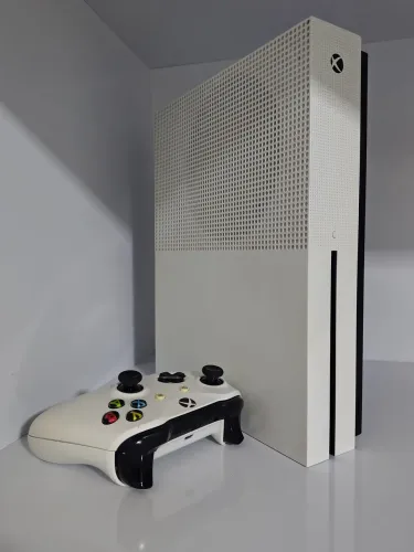 Xbox One S 1Tb com jogos