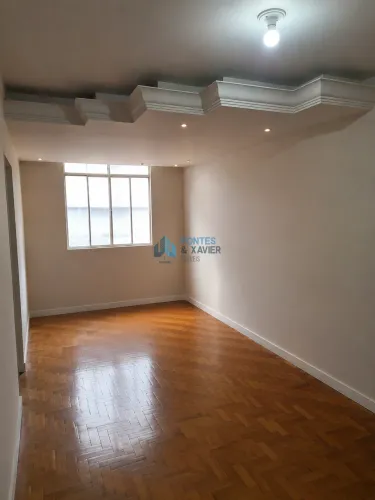 Apartamento com 2 quartos e cômodos amplos à venda no Bairro São Mateus - Juiz de Fora / M