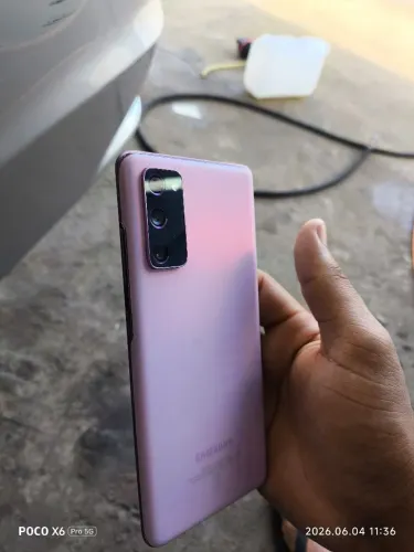 Samsung s20 FE em boas condições pronto pra uso 