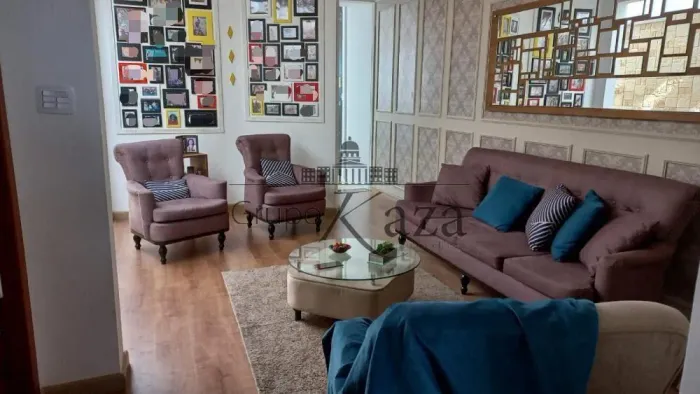 Casa sobrado com Piscina Interlagos rua sem saída e tranquila.