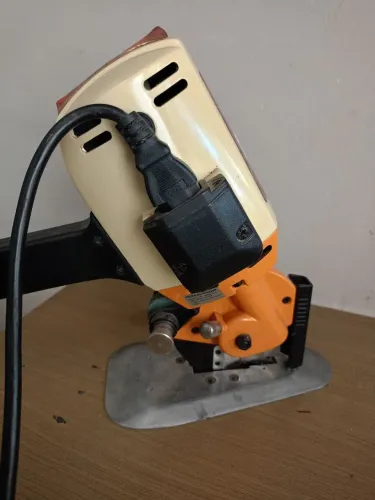 Máquina de corte semi nova 