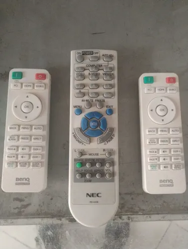 Controle para projetor BENQ. E NEC original.