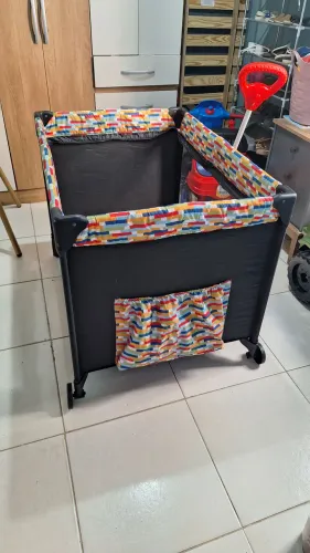 Vende-se chiqueirinho para bebê da marca Voyage valor $300.