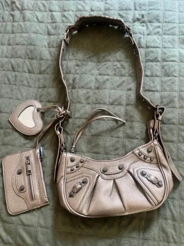 Bolsa dupe Balenciaga