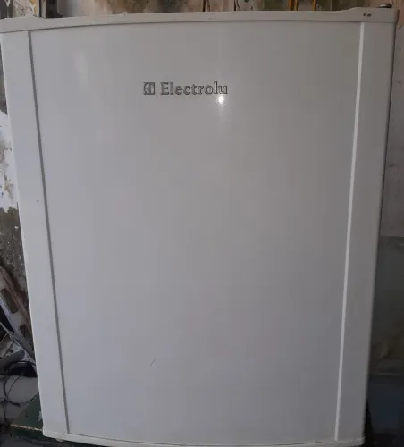Frigobar Electrolux