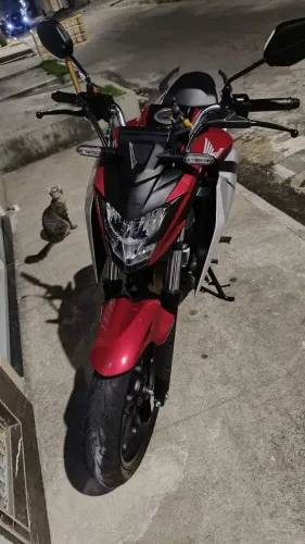 Vendo moto 2 meses de uso