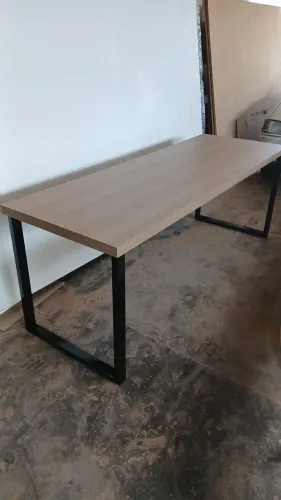 Mesa industrial em mdf madeirado 1,80 metros preço só sábado
