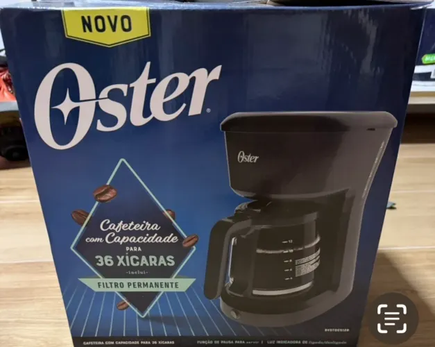 Cafeteira Oster capacidade de 36 xícaras cor preta