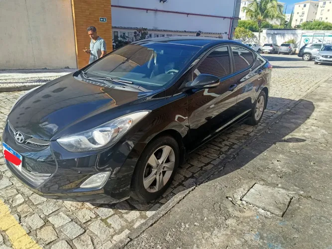 Hyundai Elantra GLS 2.0 16V Flex Aut. 2014