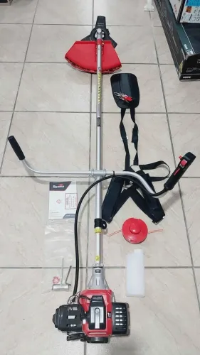 Roçadeira a gasolina 2hp e 52cc RT52L Toyama - Nova(Oferta)