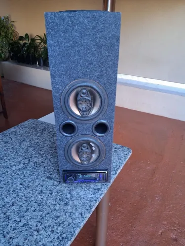 Caixa de som jbl raiz