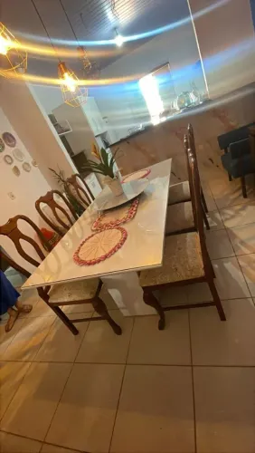 Mesa de jantar com 6 cadeiras 1,90m