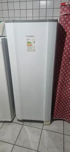 Geladeira Esmaltec