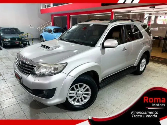 Toyota Hilux SW4 SRV D4-d 4X4 3.0 TDI Dies. AUT 2012