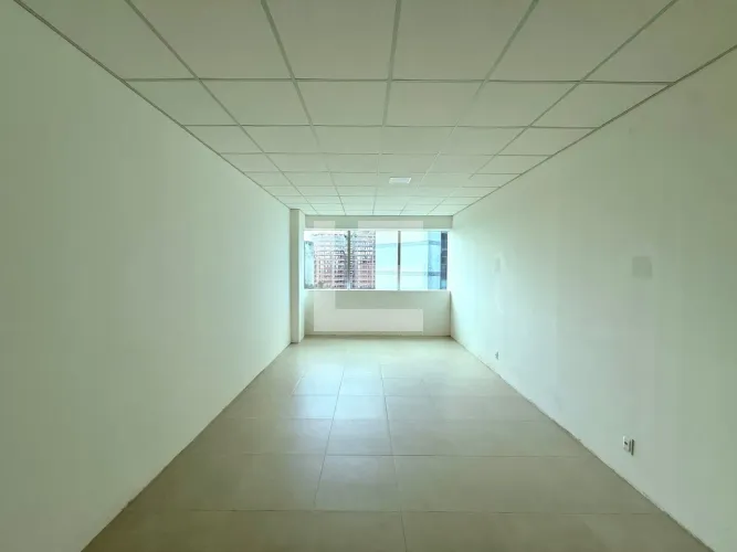 Sala Comercial Pronta para Locação no Novo Mundo Empresarial Reserva do Paiva