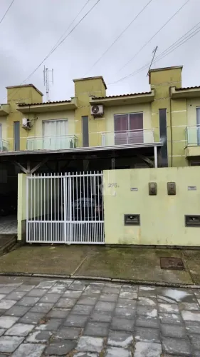 Sobrado para locação e venda próximo a BR 101, padaria e supermercado Komprão Koch, Praça,