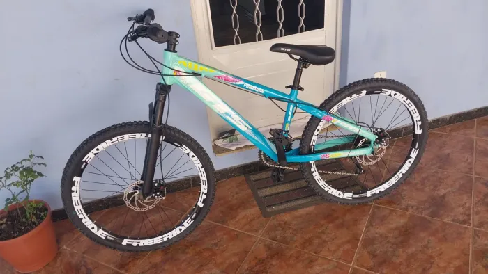 Vende-se bicicleta nova, sem uso, perfeito estado