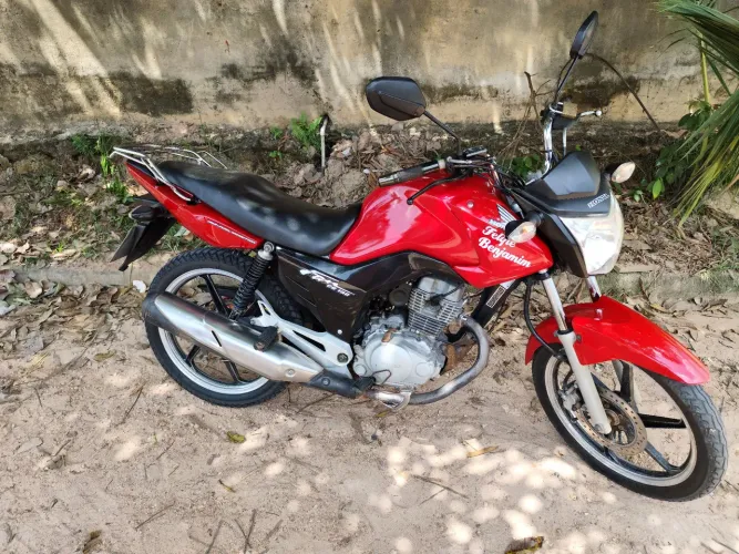 Vendo está moto ou troco no carro do meu Inerresse ,dou torna .