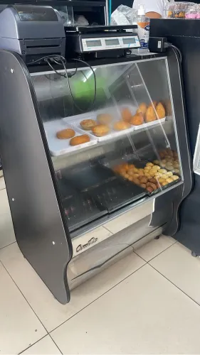 Balcão expositor quente