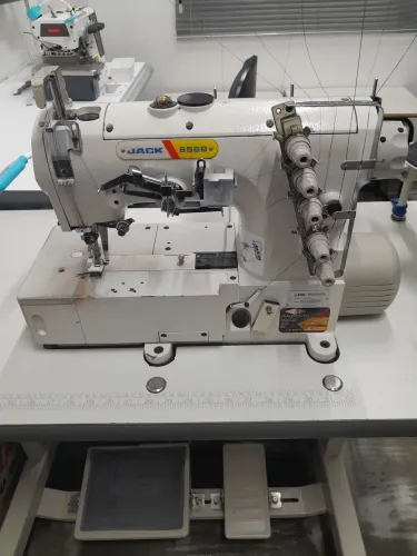 Vendo maquina Galoneira jack, motor direct drive.