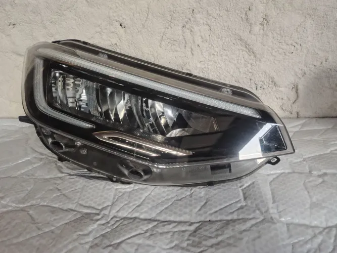 Farol dianteiro direito VW Nivus/ virtus 2020 a 2024 original c detalhe 