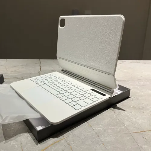 Capa Bettdow iPad com teclado