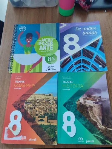 Vendo coleção Telaris 8 ano, completa.