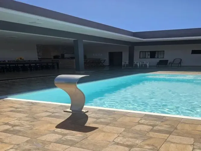 Excelente área de lazer em Primeiro de Maio, 02 quartos, piscina.