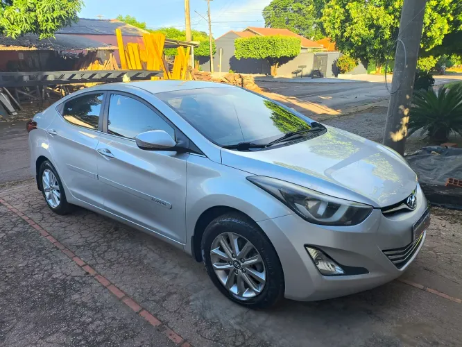 Hyundai Elantra GLS 2.0 16V Flex Aut. 2015