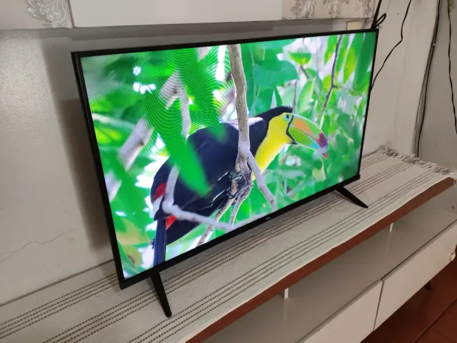 TV 40 POL. SMART WI-FI. Android