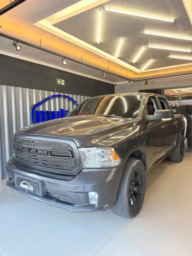 Ram Classic Laramie 5.7 V8 16V Gasolina 4X4 Aut. 2023
