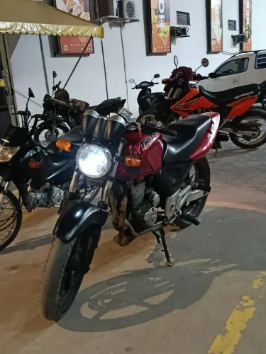 Vendo CBX Twister 250 de nota, muito bem conservada