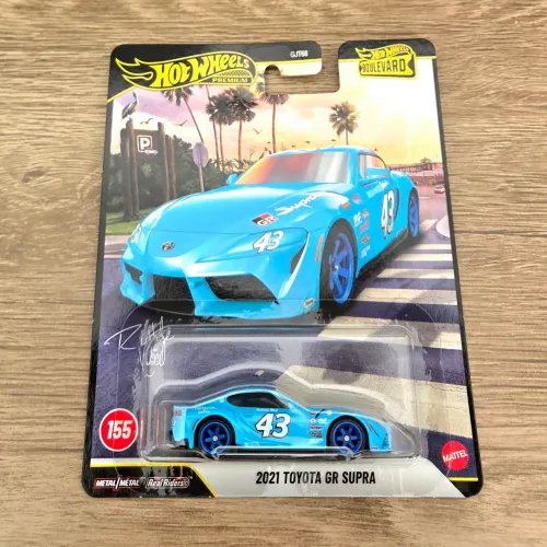 Hot Wheels Supra / Datsun King Cab Baja Premium Boulevard
