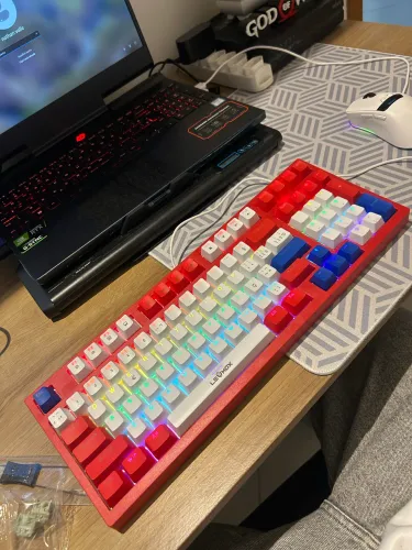 Teclado gamer vermelho